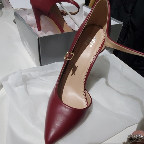 High heels - Picture 4 of 4